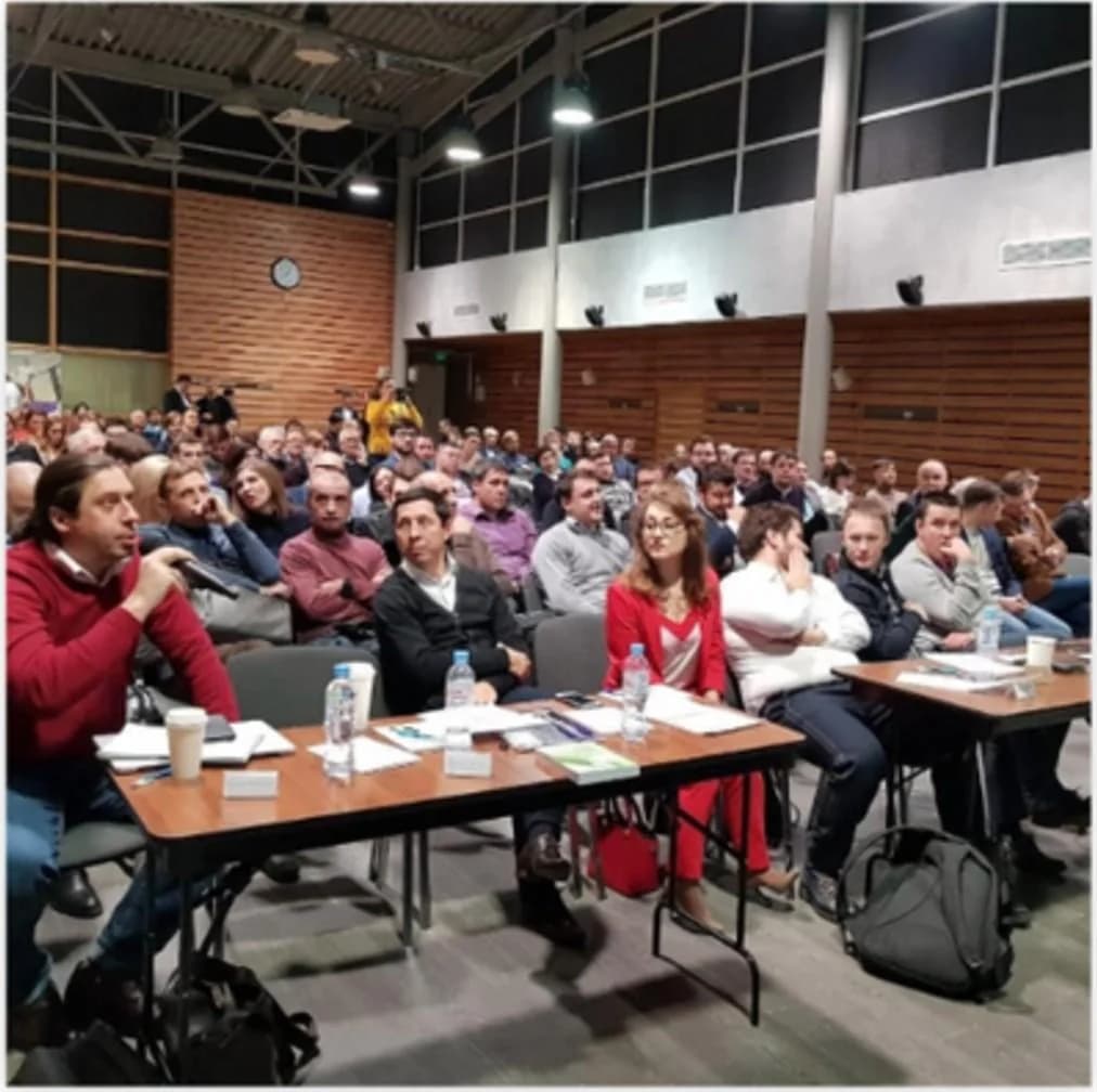A full hall at a community meetup