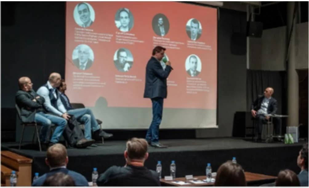 A talk at a Next Robot community event
