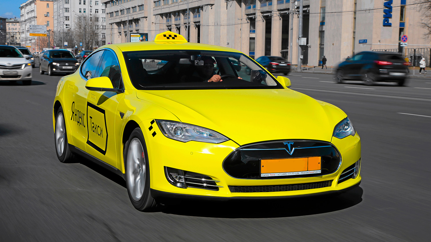 Tesla создаст таксопарк из беспилотных авто